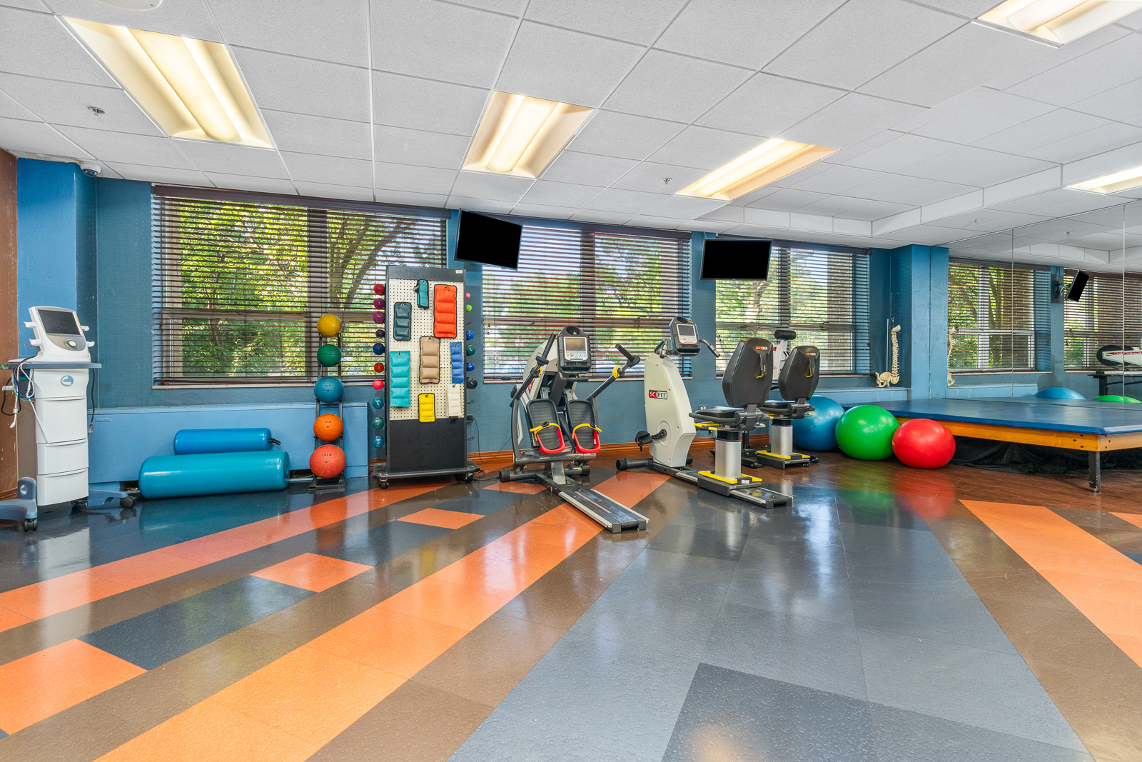 Elevate Care Chicago North workplace 3